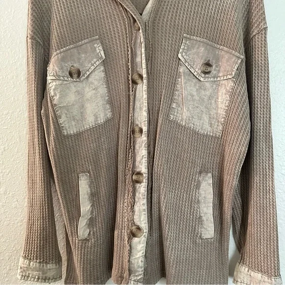 Women's Mocha Cotton Waffle Acid Wash Shacket - Picture 5 of 8